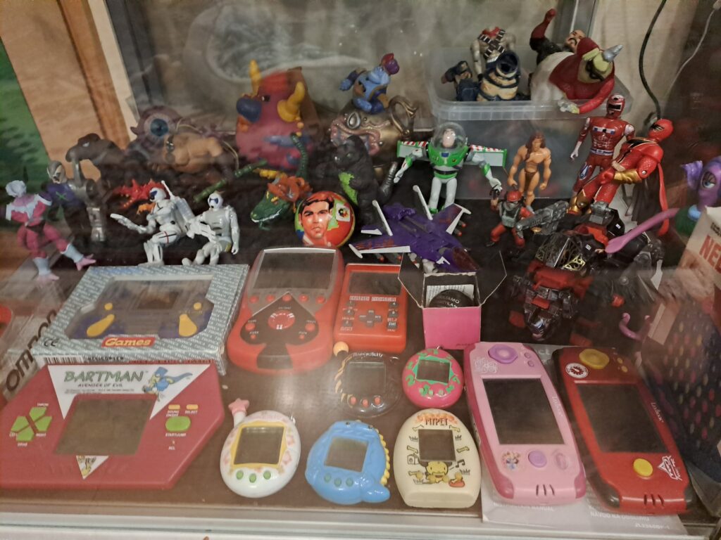 Figuureja, tamagotcheja ja muita hahmoja 2
